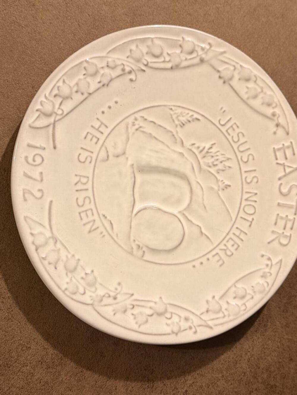 1972 vtg Frankoma Pottery Oral Roberts Textured Cootagecore Easter Plate Signed